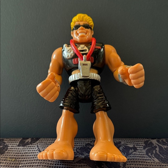 Mattel/Fisher-Price Rescue Heroes Sandy Beach action figure - Picture 1 of 5